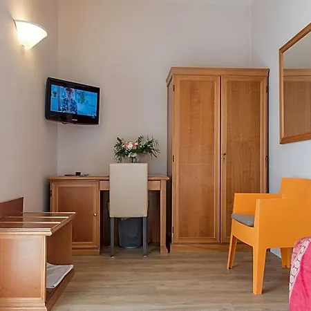מלון Antica Stallera 3*